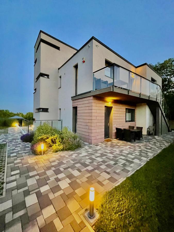 Golden Relax Apartments Balatonfured Exterior photo