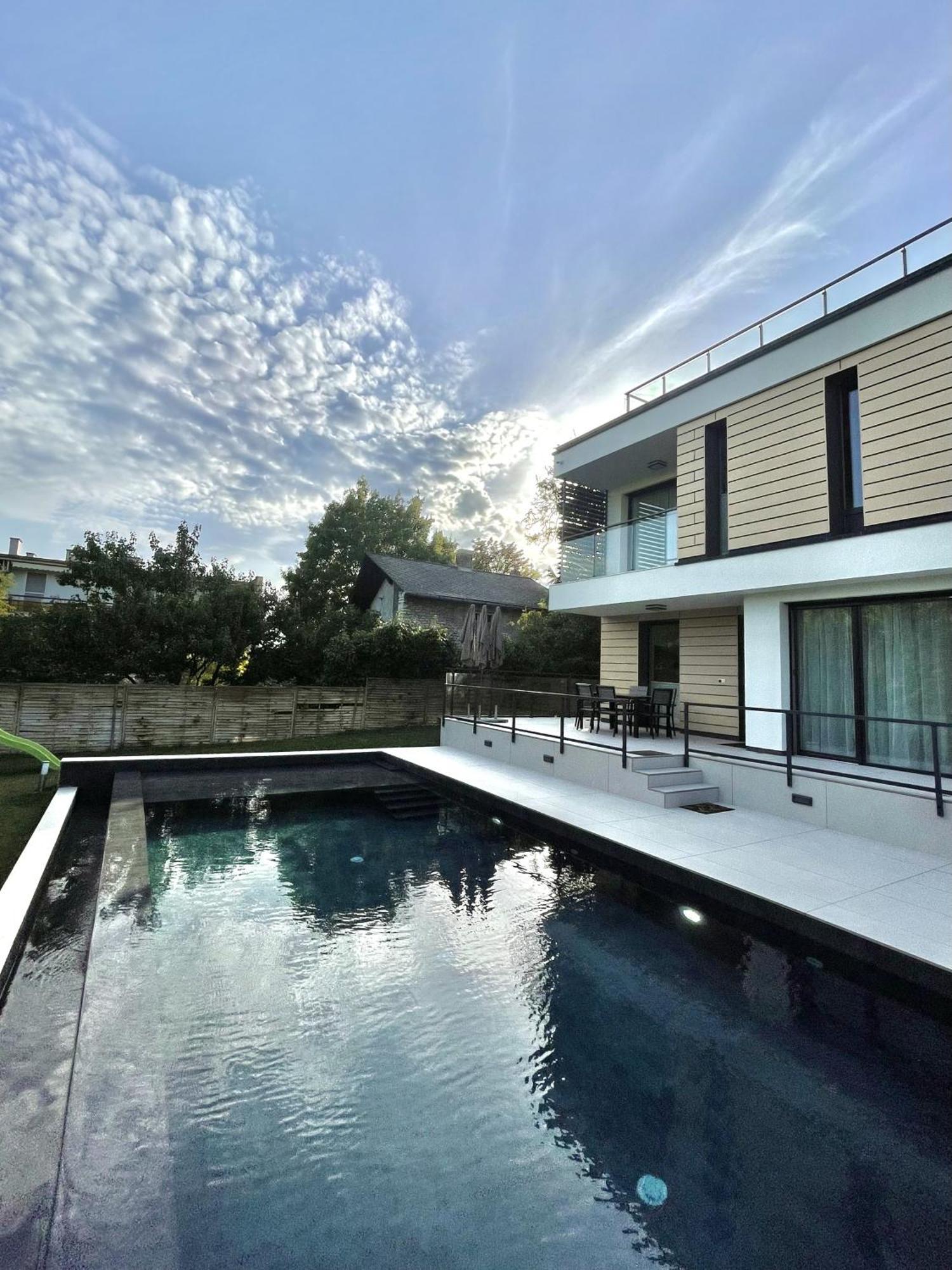 Golden Relax Apartments Balatonfured Exterior photo