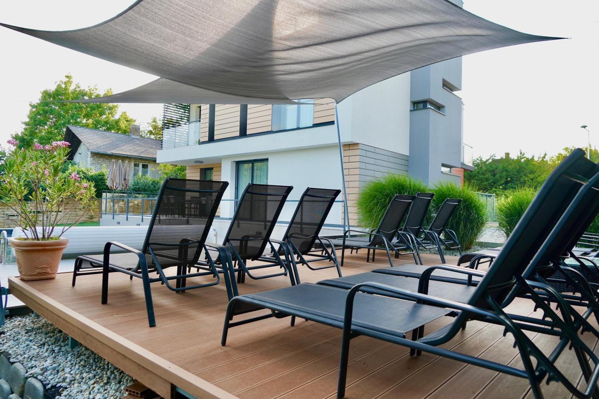 Golden Relax Apartments Balatonfured Exterior photo
