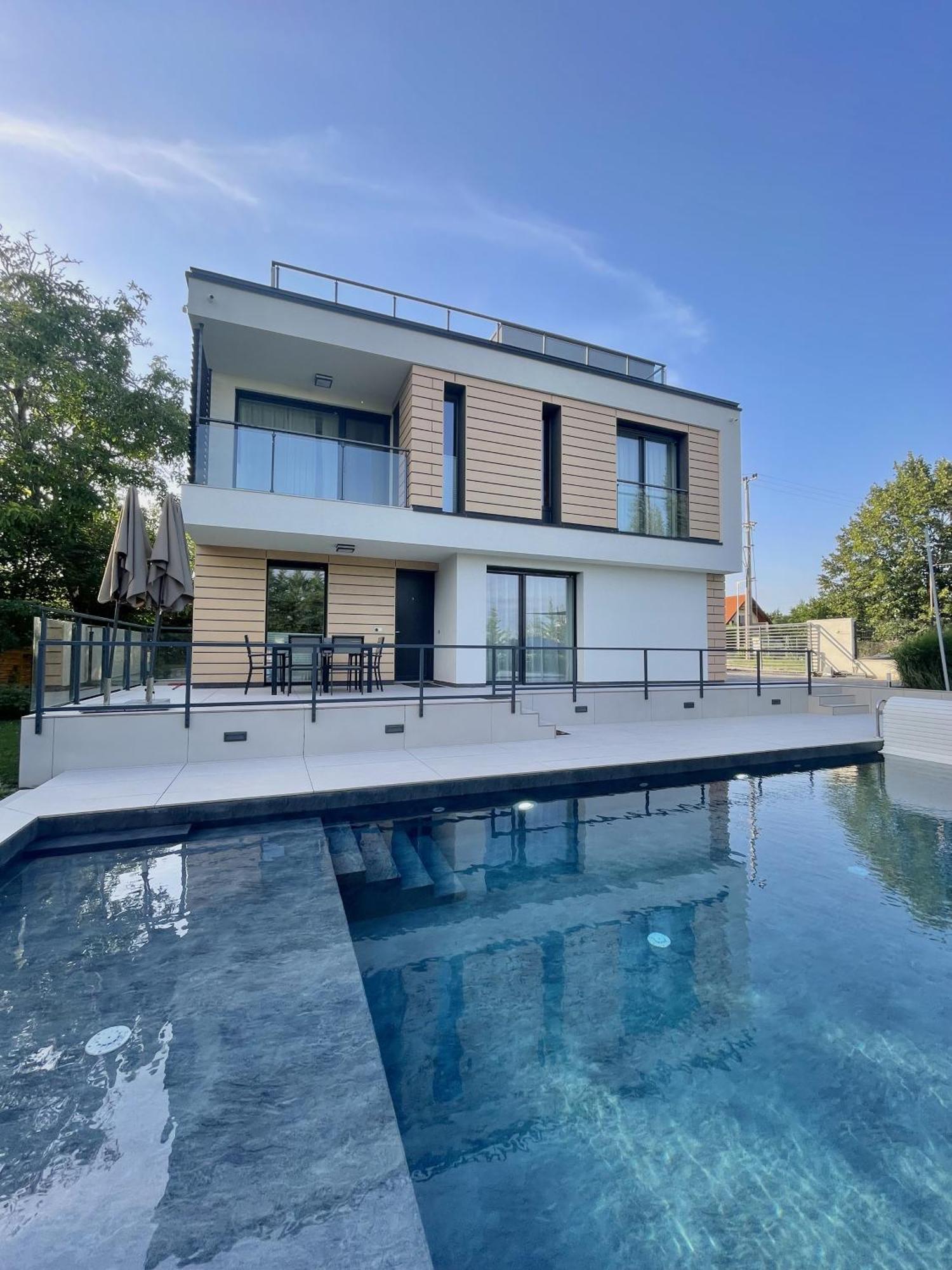 Golden Relax Apartments Balatonfured Exterior photo